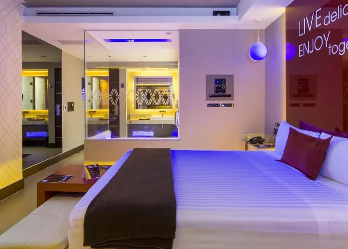 V Boutique Viaducto Hotel *